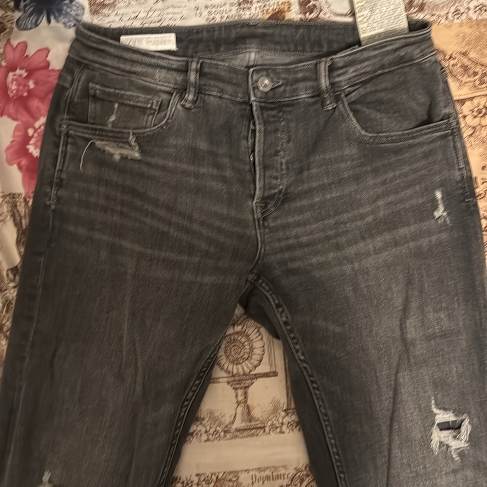 Zara Gray Slim Jeans with Distressed Detailing perfect condition